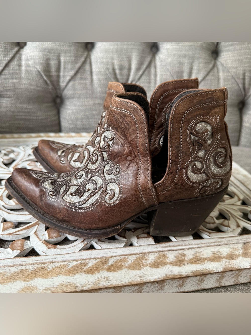 Ariat Brown Leather Western Ankle Boots Silver Embroidery Women’s 6.5